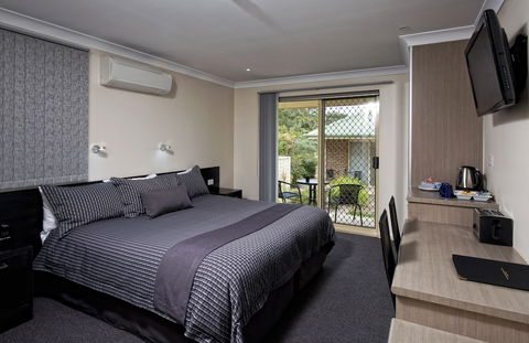 Dolphin Shores - Whitsundays Accommodation 6