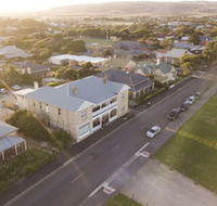 Port Elliot Beach House YHA Hostel - Whitsundays Accommodation