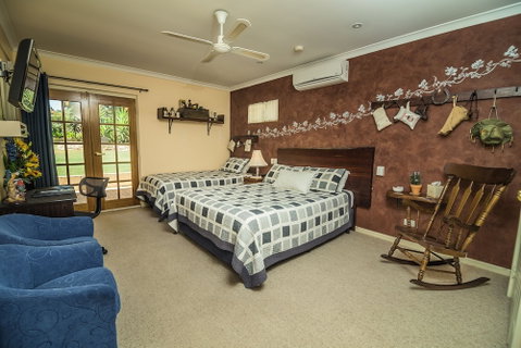 Armadale Cottage Bed & Breakfast - Whitsundays Accommodation 6