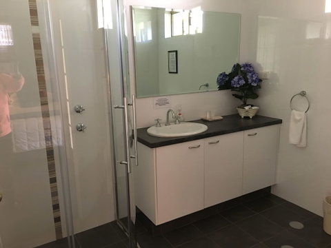 Armadale Cottage Bed & Breakfast - Whitsundays Accommodation 4