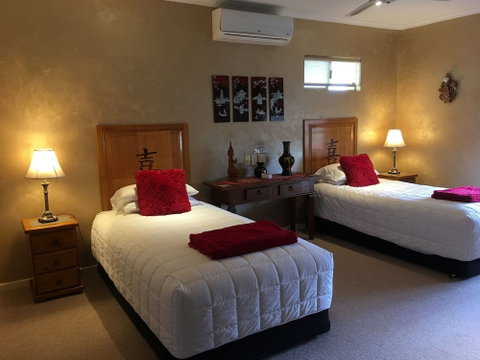 Armadale Cottage Bed & Breakfast - Whitsundays Accommodation 5