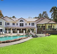 Kingfishers Manor - Whitsundays Accommodation
