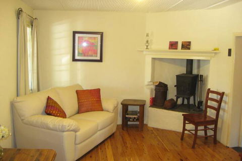 Goat Square Cottages - Whitsundays Accommodation 2