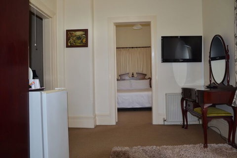 Leura House - Whitsundays Accommodation 1