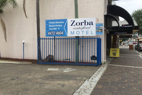 Zorba Motel - Whitsundays Accommodation 7
