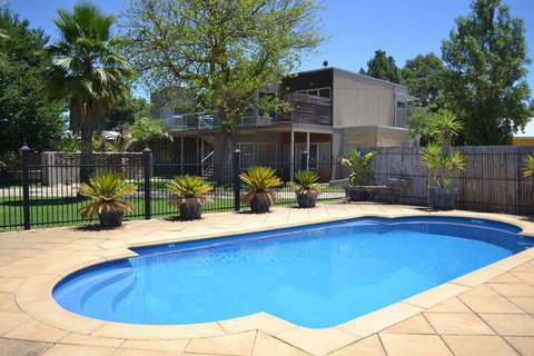 Barossa Valley Apartments - Whitsundays Accommodation 3