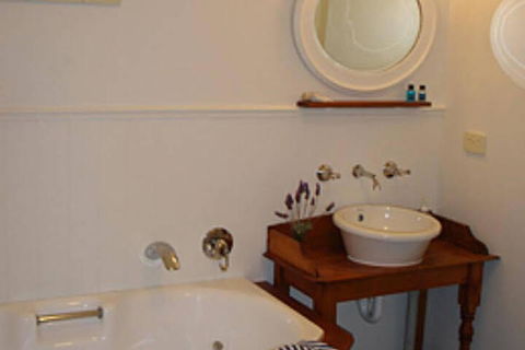 Middleton Cottage - Whitsundays Accommodation 1