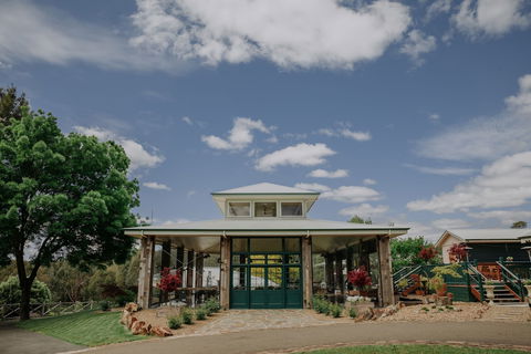 Flowerdale Estate - Whitsundays Accommodation 4