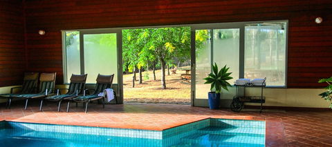 Flowerdale Estate - Whitsundays Accommodation 6