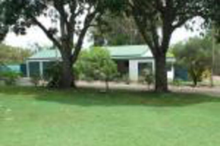 Kolonga QLD Whitsundays Accommodation