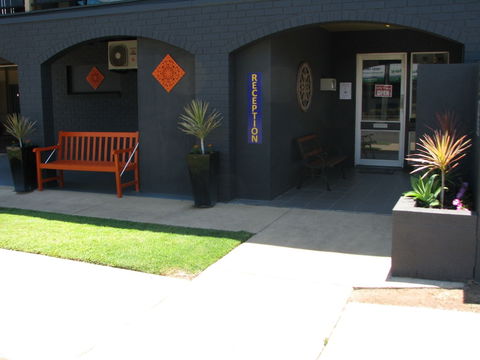 Charm City Motel - Whitsundays Accommodation 0