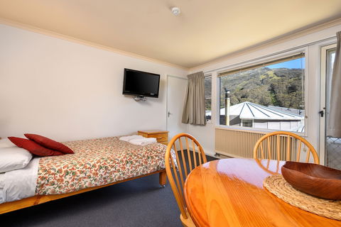 Kasees Apartments & Mountain Lodge - Whitsundays Accommodation 6