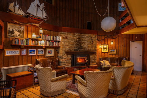 Kasees Apartments & Mountain Lodge - Whitsundays Accommodation 2
