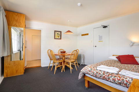 Kasees Apartments & Mountain Lodge - Whitsundays Accommodation 5