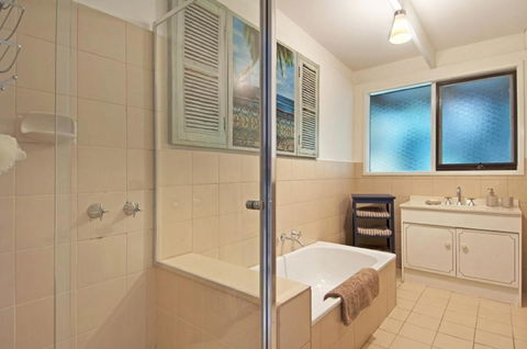 De Angelis Beach House - Whitsundays Accommodation 1