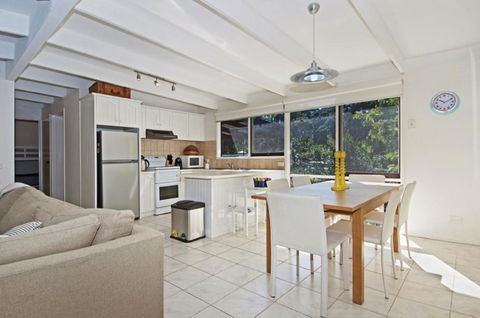 De Angelis Beach House - Whitsundays Accommodation 4