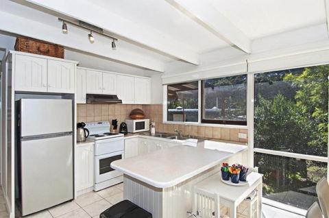 De Angelis Beach House - Whitsundays Accommodation 2