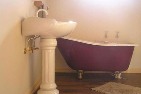 Valleyfield Cottage - Whitsundays Accommodation 6