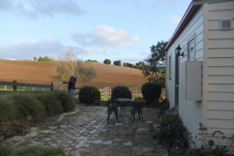 Valleyfield Cottage - Whitsundays Accommodation 0