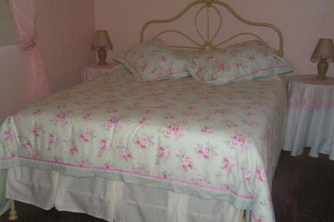 Valleyfield Cottage - Whitsundays Accommodation 3