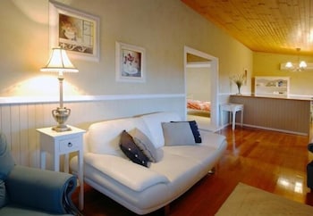 Barrington Hideaway- River Cottages - Whitsundays Accommodation 2