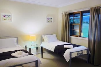 Barrington Hideaway- River Cottages - Whitsundays Accommodation 3