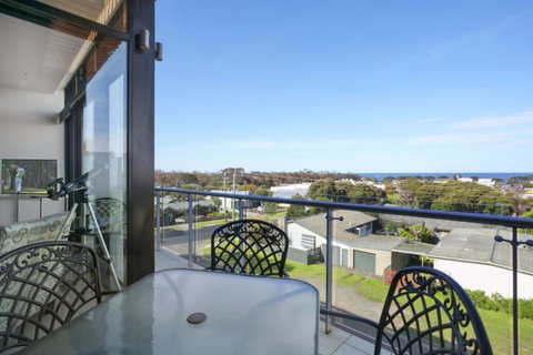 Whitewater Apartments - Whitsundays Accommodation 0