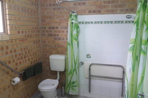 Tiaro Motor Inn - Whitsundays Accommodation 7