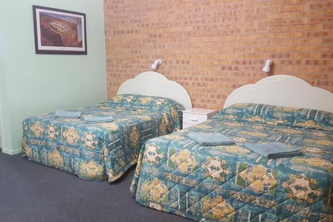 Tiaro Motor Inn - Whitsundays Accommodation 5