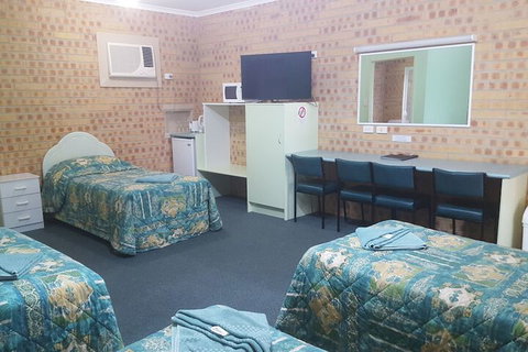 Tiaro Motor Inn - Whitsundays Accommodation 2