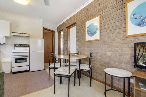 Sandpiper Holiday Apartments - Whitsundays Accommodation 4