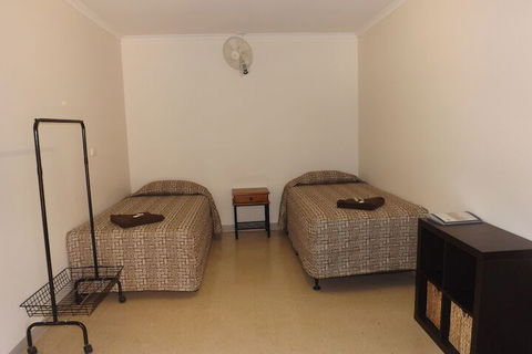 Derby Lodge Self Contained Apartments - Whitsundays Accommodation 3