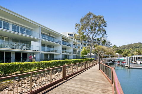 Jacaranda Noosa - Whitsundays Accommodation 0