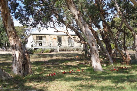 Wenton Farm Holiday Cottages - Whitsundays Accommodation 6