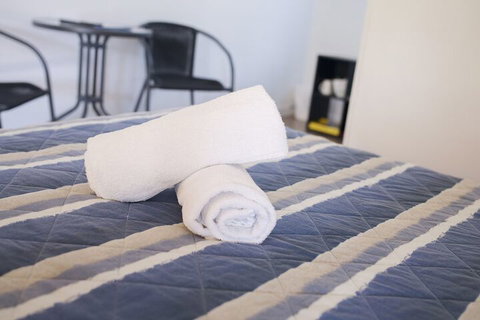 Cool Palms Motel - Whitsundays Accommodation 7