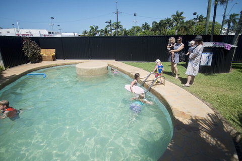 Cool Palms Motel - Whitsundays Accommodation 3