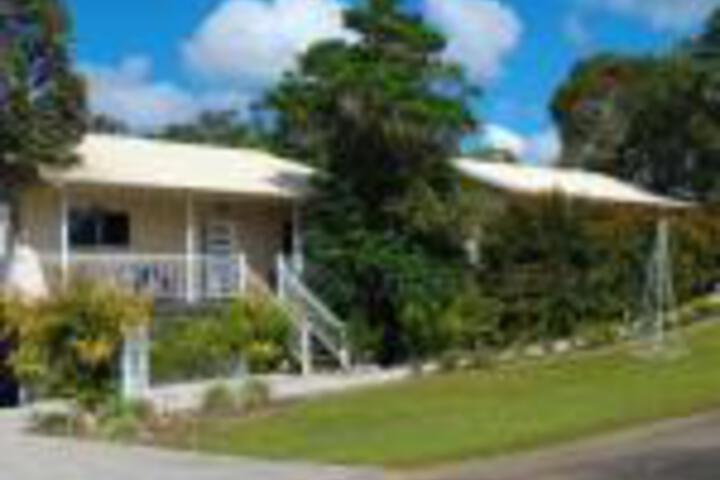 Barrine ACT Whitsundays Accommodation