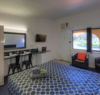 Twin Swans Motel - Whitsundays Accommodation