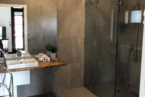 Fairway Manor Accommodation - Whitsundays Accommodation 4