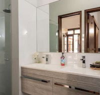 Fairway Manor Accommodation - Whitsundays Accommodation