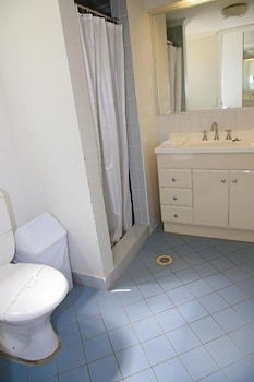 D'arcy Arms Motel - Whitsundays Accommodation 4