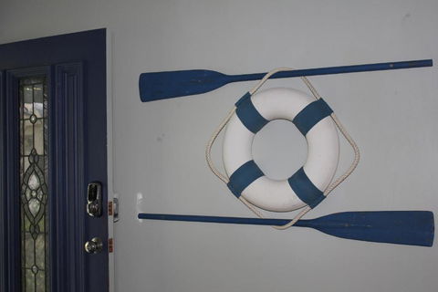 Avoca Beach Cape Cottage - Whitsundays Accommodation 4