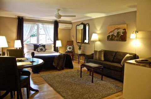 Mount Evelyn Retreat - Whitsundays Accommodation 4