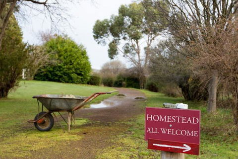 Ratho Farm - Whitsundays Accommodation 1