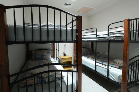 Falls Creek Country Club - Whitsundays Accommodation 6