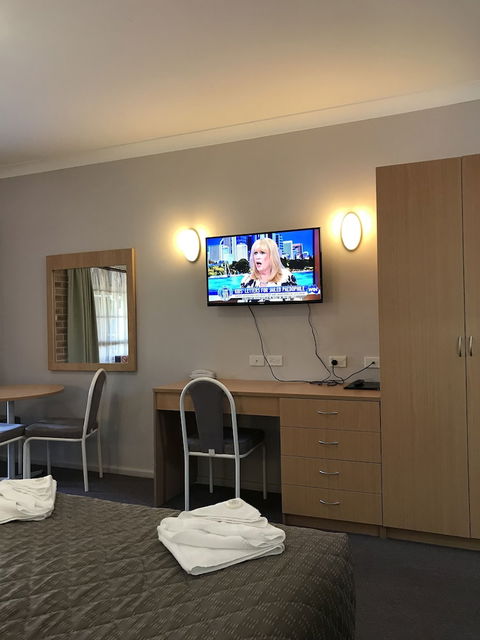 Country Gardens Motor Inn - Whitsundays Accommodation 3