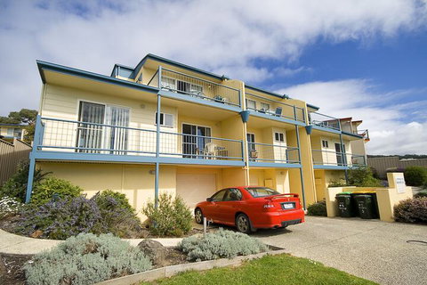 Lorne Ocean Sun Apartments - Whitsundays Accommodation 2