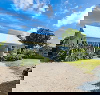 Beachfront Cottages Torquay - Whitsundays Accommodation