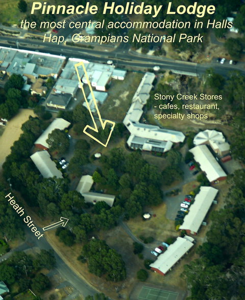 Pinnacle Holiday Lodge - Whitsundays Accommodation 0