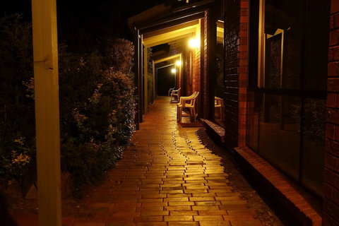 Pinnacle Holiday Lodge - Whitsundays Accommodation 4